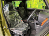 運転席シート廻りは使用感も少なく、良好な状態となっています。丁寧に使われていたことがよくわかりますね。