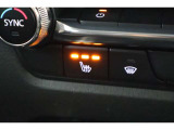 シートヒーター装備付き車!!座席に埋め込まれた電熱線によりシートを暖めることが出来る装備で、温められたシートは、寒い冬には最適です!!