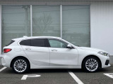 オリジナル・サービスもついたBMW自動車保険も取り扱っております。BMW自動車保険にご加入いただくと、万一のトラブルを24時間365日サポートするエマージェンシー・サービスの〈プレミアム〉をご利用いただけます。