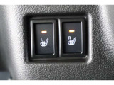 シートヒーター装備付き車!!座席に埋め込まれた電熱線によりシートを暖めることが出来る装備で、温められたシートは、寒い冬には最適です!!