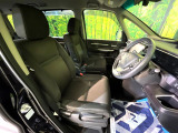 運転席シート廻りは使用感も少なく、良好な状態となっています。丁寧に使われていたことがよくわかりますね。