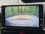 【バックカメラ】駐車時に後方がリアルタイム映像で確認できます。大型商業施設や立体駐車場での駐車時や、夜間のバック時に大活躍!運転スキルに関わらず、今や必須となった装備のひとつです!