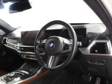 X7 M60i xドライブ 4WD 