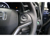 Hondaセンシングの機能のひとつ、アダプティブクルーズコントロール付!アクセルから足を離しても設定したスピードと前車との車間を保ち走行してくれます!車線維持もアシスト☆高速道路で疲労軽減ですね☆
