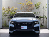 ●Audiが最初に採用したLEDポジショニングランプ。シャープなラインで昼間でも点けていたいと思うほど上品でオシャレです。夜間走行時はさらに目立ちます!