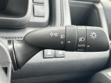 【オートライト(AUTO)】外の明るさをシステムが感知して、自動でヘッドライトが点灯します!ヘッドライトをつけ忘れを防ぐ便利機能です。