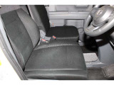 ゆったりとした運転席シート