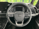 【純正革巻きステアリング】上質な革を使用することで、手にしっかり馴染みとても運転しやすいハンドルです♪