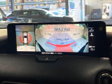 【全方位モニター】専用のカメラにより、上から見下ろしたような視点で360度クルマの周囲を確認することができます☆縦列駐車や幅寄せ時に活躍してくれます♪