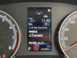 【ロードサインアシスト(RSA)】カメラが道路標識を読み取り、インストルメントパネル内に表示します!制限速度や一時停止、進入禁止、はみ出し禁止などの交通規制の見落としを軽減します!