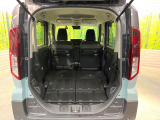 普段のお買い物や通勤、送迎等に十分な荷室スペースを確保しております。セカンドシートを倒すと、大きな荷物の積載も可能です♪