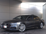 ●一目でAudiとわかる特徴的なシングルフレームグリル・LEDランプ。精悍なフロントマスクからAudiのスマートで上品なブランドを連想させてくれます。女性にも大変ご好評頂いております。