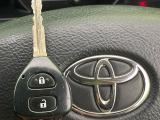 【キーレス】少し離れた場所からでもボタン一つでドアの開錠・施錠ができるのでとっても便利!ドアの鍵穴周りに傷をつけることもありません♪