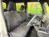 運転席シート廻りは使用感も少なく、良好な状態となっています。前オーナー様が丁寧に使っていたことがよくわかりますね。