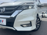 【LEDヘッドライト】悪天候や夜間走行時も良好な視界を確保し安心して運転できる高輝度LEDヘッドライトを装備!点灯速度が早く、消費電力も抑えられています。