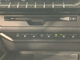 シートが温まるシートヒーターを運転席助手席に搭載しております。