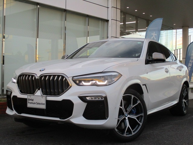 X6  M50i 4WD