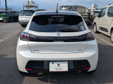 【認定中古車保証】1年間、走行距離無制限の認定中古車保証が付帯いたします。保証期間中は全国のプジョーディーラーで保証整備がお受けいただけます。