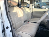 運転席まわりには十分なスペースがあり、大柄な方でもゆったり運転していただける環境です。