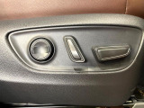 【メモリー機能付きパワーシート】ドライバーごとに設定したシート位置を記憶して、ボタン一つで切り替えできる便利な機能!運転する方が複数名いらっしゃるご家庭におすすめです♪