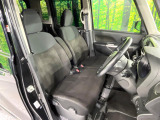 運転席シート廻りは使用感も少なく、良好な状態となっています。丁寧に使われていたことがよくわかりますね。