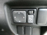 駐車した際や、狭い路地での対向時に便利な電動格納ミラー付き!!