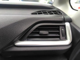 運転席のエアコン吹き出し口です。