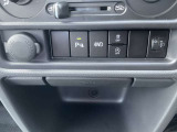 WD切替やアイドリングストップ、ソナーなど、運転中にサッと操作できて安心・快適です