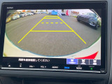 【バックカメラ】駐車時に後方がリアルタイム映像で確認できます。大型商業施設や立体駐車場での駐車時や、夜間のバック時に大活躍!運転スキルに関わらず、今や必須となった装備のひとつです!