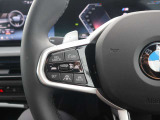 ドライバーが任意で設定した速度をベースに、先行車との車間距離を維持しながら自動で加減速を行い高速走行をサポート。車両停止や再加速も自動で行います
