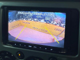 【バックカメラ】駐車時に後方がリアルタイム映像で確認できます。大型商業施設や立体駐車場での駐車時や、夜間のバック時に大活躍!運転スキルに関わらず、今や必須となった装備のひとつです!
