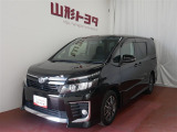 大人気ミニバンのヴォクシーです!広々した室内、雪道も安心の4WD。家族 友人みんなでするドライブは思い出いっぱいですね♪