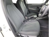運転席に座り視界の状態確認をお願い致します。