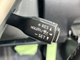 【レーダークルーズコントロール】高速道路での長距離走行が楽に!!自動で速度を保つクルーズコントロールが、衝突軽減システムと連携し、前方の車両を感知して車間を保つように速度調節してくれます!!