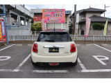 このお車はユーザー買取車で過去の修復履歴が不明です。現状渡しですので現車を確認・試乗のうえご購入下さい。詳細についてはお電話下さいね♪