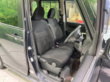 運転席シート廻りは使用感も少なく、良好な状態となっています。丁寧に使われていたことがよくわかりますね。