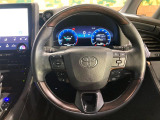 インテリアに合わせたデザインのステアリングは、運転される方のことも考え、運転しやすい形状、大きさです。是非一度、実際に触ってお確かめください。
