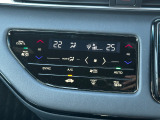 オートエアコン標準装備です。1年中快適な室内を提供!車内温度を設定すると風向き、風量を自動で調節してくれます。