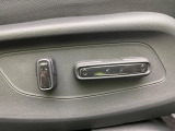 【パワーシート】スイッチ一つで簡単にシートの微調整が可能!電動だから力もいりません!快適なシートポジションにセットして、快適なドライブをお楽しみください。