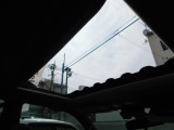 電動サンルーフ付です♪