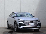デザイン・ボディカラーが都会的な建物にも非常に良く映えます。クール・知的。Audiの持つ「品の良さ」が伝わってきます。