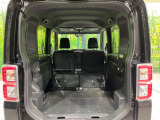 普段のお買い物や通勤、送迎等に十分な荷室スペースを確保しております。セカンドシートを倒すと、大きな荷物の積載も可能です♪