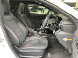 認定中古車はお車の経過年数や走行距離により1年もしくは2年間保証を付帯しております。「認定中古車保証」はメーカー保証です。全国のメルセデス正規販売店で保証を受けることができます。