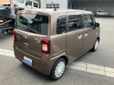 車検整備付メンテナンスパックの整備内容は・エンジンオイル・オイルフィルター・冷却水交換、ブレーキ分解、清掃、給油、調整作業、下回り洗浄作業が含まれております。車検にかかる法定費用は別途頂戴致します。