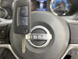【キーレス】少し離れた場所からでもボタン一つでドアの開錠・施錠ができるのでとっても便利!ドアの鍵穴周りに傷をつけることもありません