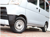 【車屋】として、長く車業界に従事した経験豊富なスタッフが多数在籍しております。