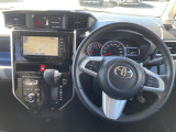 ●仕入れ段階で徹底したチェックを行い、厳しい審査にパスした車だけを展示・販売しています。弊社ではこれをプロチェックと呼び、数十の独自チェック項目に基づき、車の状態を調べ上げています。