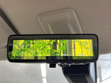 【デジタルルームミラー】後席の大きな荷物や同乗者で後方が確認しづらい時でも安心!カメラが撮影した車両後方の映像をルームミラー内に表示。クリアな視界で状況の確認が可能です!