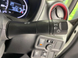 【オートライト】周りの明るさに応じて自動でヘッドライトの点灯・消灯ができる機能です!ライトの付け忘れ・消し忘れなどが無くなり、雨の日や夕方の走行も安心!トンネル通過時も便利ですね♪