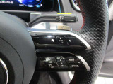 ハンドルスイッチ(右)は、運転中に手を離さず安全に操作できます。マルチファンクションディスプレイを操作します。